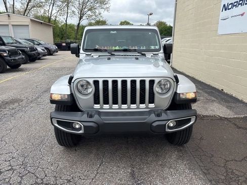 Used 2022 Jeep Gladiator Overland w/ Popular Equipment Package AWD/4WD image 10