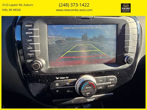 Used 2017 Kia Soul + image 19