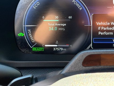 Used 2025 Toyota Crown Signia w/ Advanced Technology Package AWD/4WD image 22