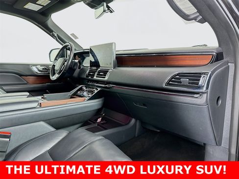 Used 2023 Lincoln Navigator Reserve image 28