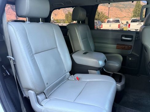 Used 2018 Toyota Sequoia Platinum w/ Carpet Mat Package AWD/4WD image 31