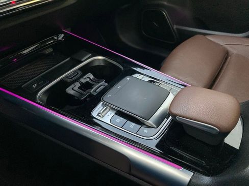 Used 2020 Mercedes-Benz GLB 250 image 24