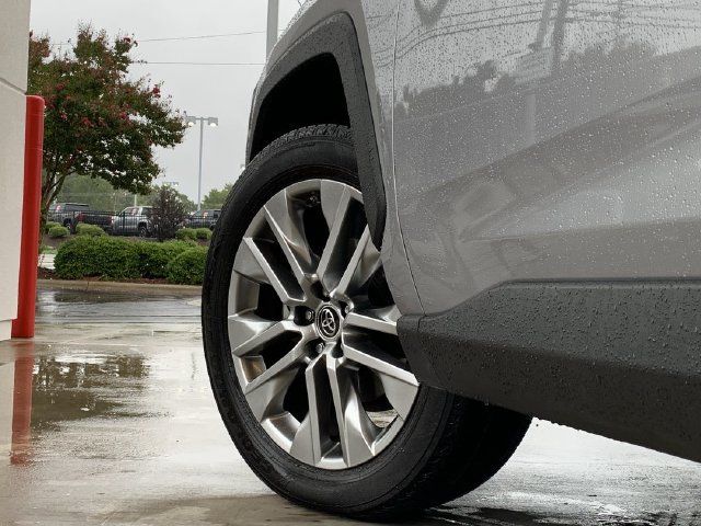 Used 2019 Toyota RAV4 XLE Premium FWD image 41