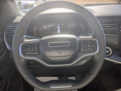 Used 2025 Jeep Wagoneer Series II image 20