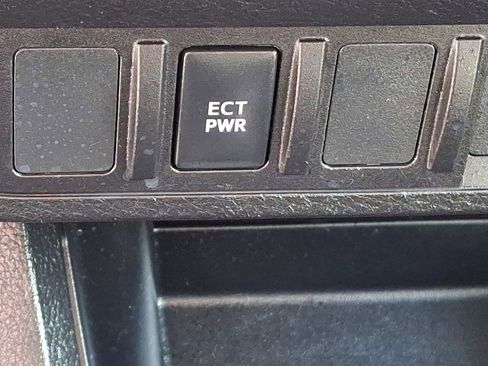 Certified 2020 Toyota Tacoma SR5 w/ SR5 Appearance Package (SM) image 26