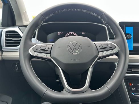 New 2026 Volkswagen Taos SE image 7