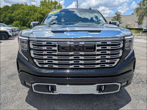 Certified 2025 GMC Sierra 1500 Denali w/ Denali Reserve Package AWD/4WD image 9