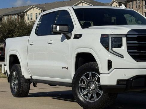 Used 2024 GMC Sierra 1500 AT4 w/ Technology Package image 3