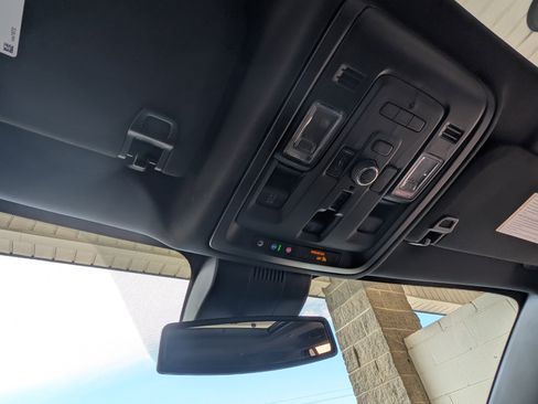 Used 2023 GMC Yukon XL Denali image 31