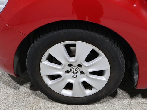 Used 2008 Volkswagen Beetle S image 8