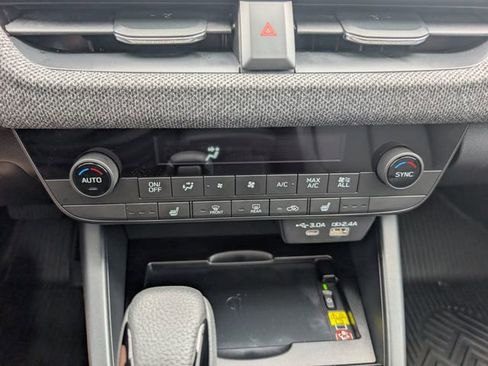 Used 2026 Subaru Outback Premium image 17