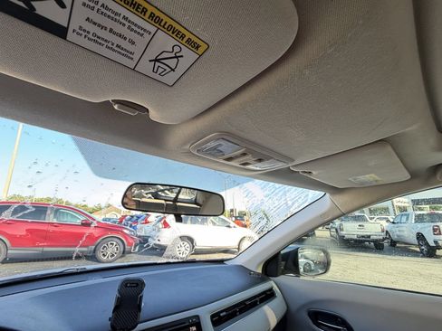 Used 2018 Honda HR-V EX image 32