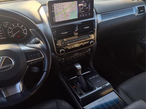 Used 2023 Lexus GX 460 Premium image 3