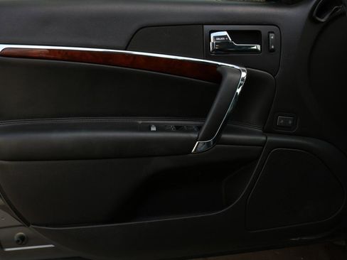 Used 2011 Lincoln MKZ FWD image 19