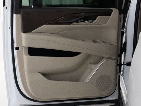 Used 2016 Cadillac Escalade ESV Premium image 24