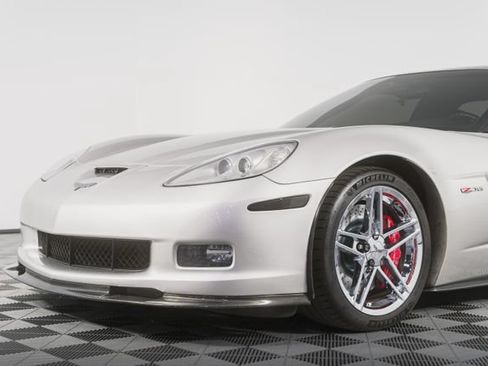Used 2007 Chevrolet Corvette Z06 w/ Preferred Equipment Group RWD image 11