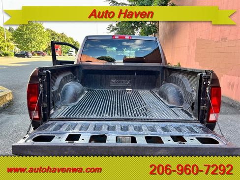 Used 2017 RAM 1500 ST w/ SXT Appearance Group AWD/4WD image 10
