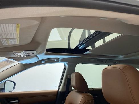 Used 2024 Nissan Pathfinder Platinum w/ Cargo Package image 12