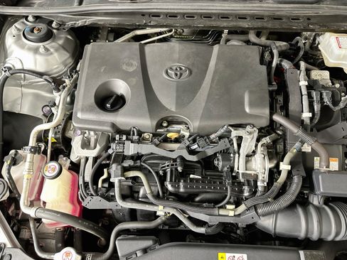 Used 2019 Toyota Camry SE w/ Audio Package FWD image 32