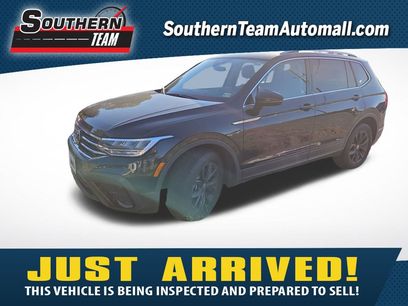 Certified 2024 Volkswagen Tiguan SE w/ Panoramic Sunroof Package