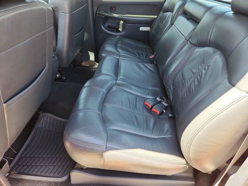 Used 2001 Chevrolet Silverado 2500 LT w/ Off-Road Skid Plate Pkg AWD/4WD image 11