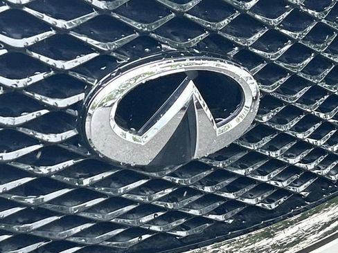 Used 2024 INFINITI QX80 Sensory AWD/4WD image 11