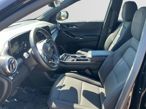 Used 2026 Chevrolet Equinox LT AWD/4WD image 9