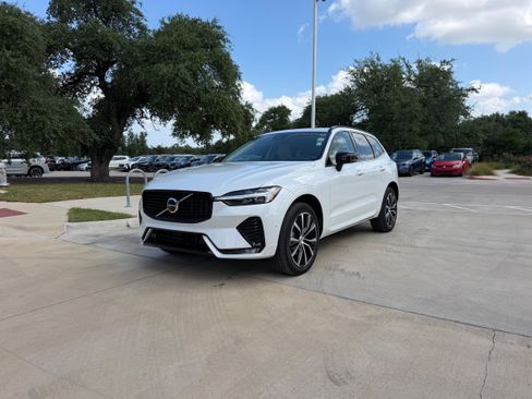 Certified 2024 Volvo XC60 B5 Plus w/ Protection Package Premier AWD/4WD image 2