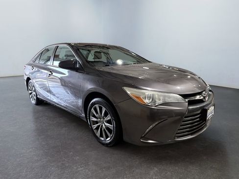 Used 2016 Toyota Camry XLE image 7
