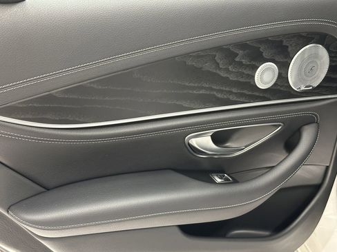 Used 2018 Mercedes-Benz E 300 image 27