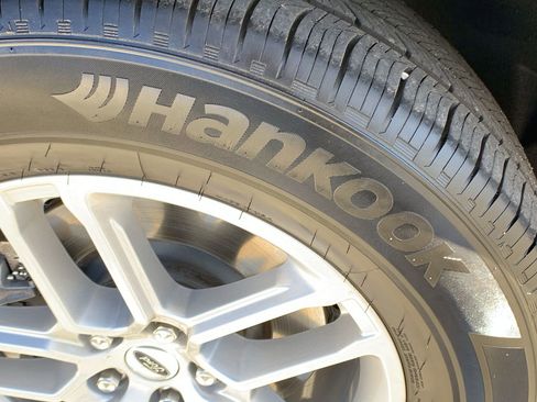 Used 2025 Ford Explorer Active w/ Active Comfort Package image 14