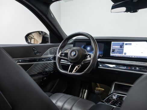 Used 2023 BMW 760i xDrive w/ Executive Package image 55