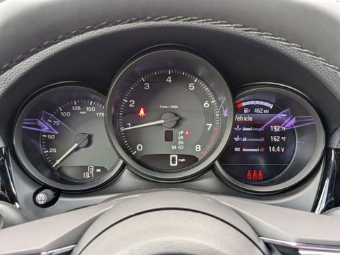 Certified 2025 Porsche Macan image 16