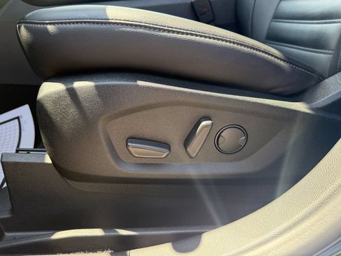 Used 2022 Ford Edge SEL w/ Convenience Package AWD/4WD image 19