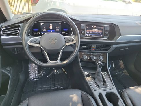 Used 2022 Volkswagen Jetta SE FWD image 19