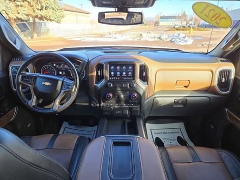 Used 2021 Chevrolet Silverado 1500 High Country image 3