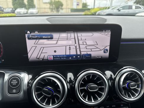 Certified 2025 Mercedes-Benz GLB 250 4MATIC image 24