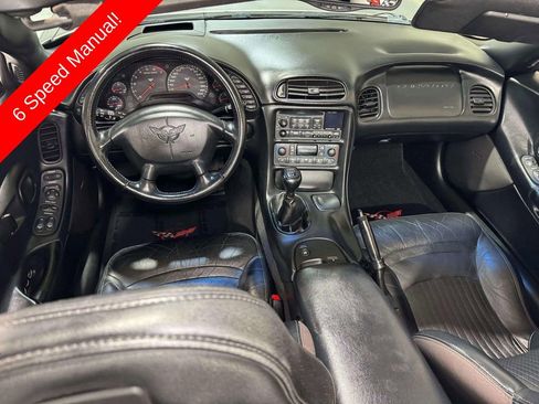 Used 2004 Chevrolet Corvette Convertible w/ Preferred Equipment Group RWD image 18