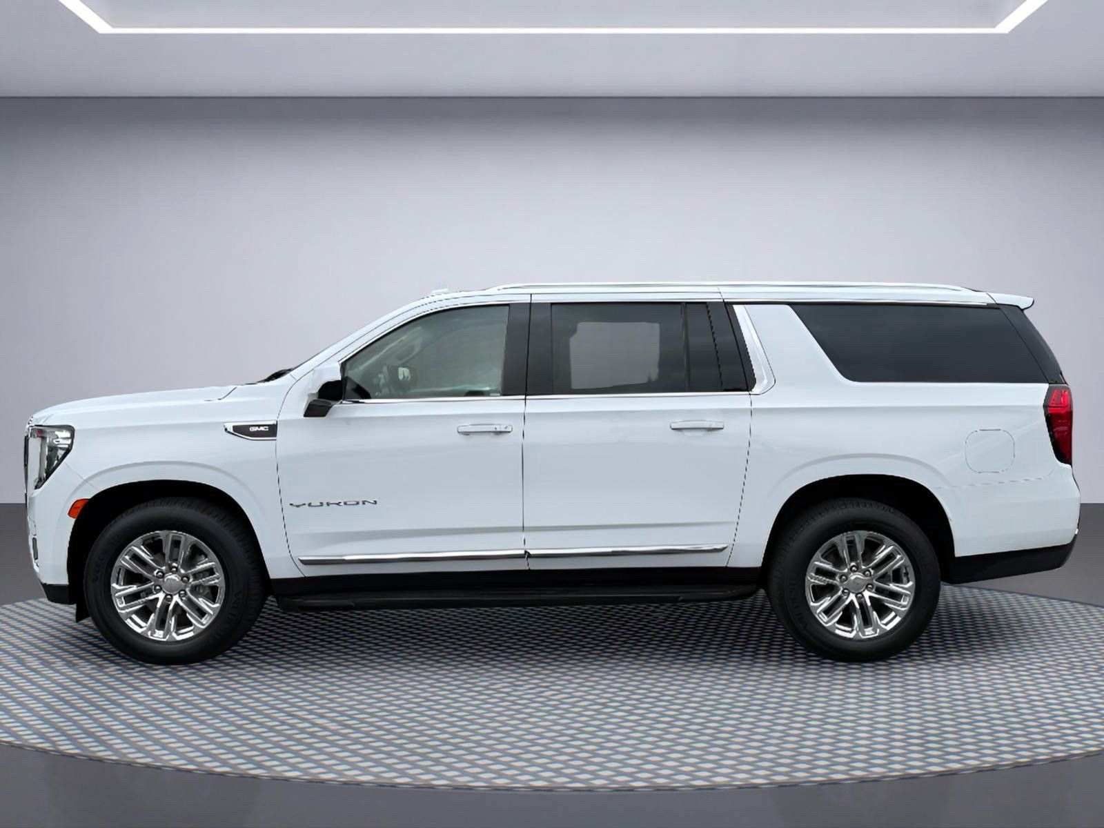 Used 2021 GMC Yukon XL SLT AWD/4WD image 3