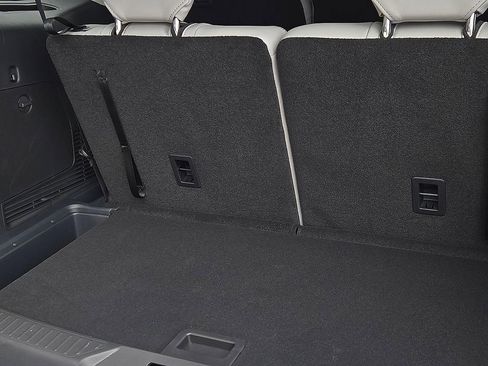 New 2025 Ford Explorer Active w/ Active Comfort Package image 8