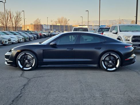 Used 2020 Porsche Taycan Turbo image 9