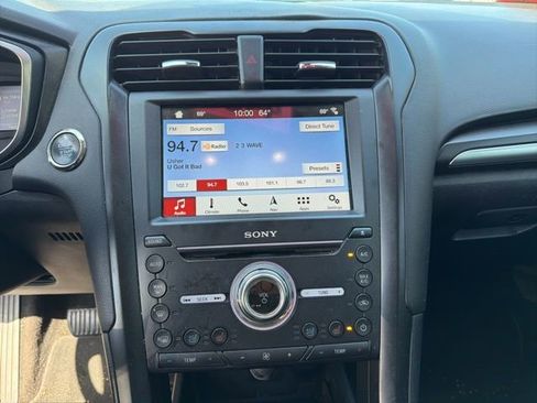 Used 2019 Ford Fusion Titanium FWD image 7