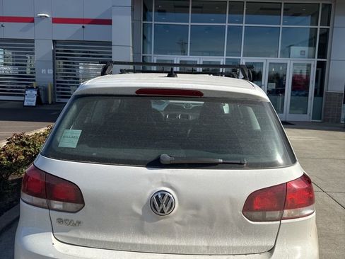 Used 2012 Volkswagen Golf 2-Door image 3