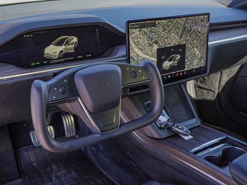 Used 2022 Tesla Model S image 9