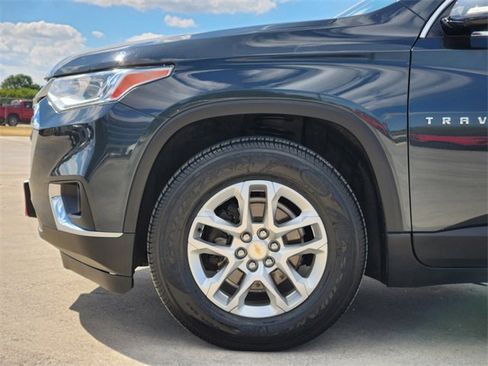 Used 2020 Chevrolet Traverse LT image 9