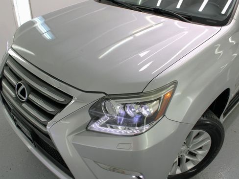 Used 2018 Lexus GX 460 Premium w/ Premium Package AWD/4WD image 17