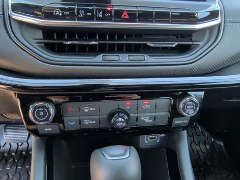 New 2026 Jeep Compass Latitude image 27