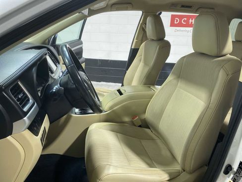 Used 2019 Toyota Highlander Plus image 11