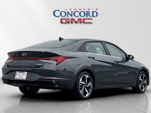 Used 2023 Hyundai Elantra Limited image 4
