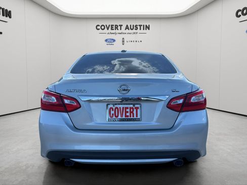 Used 2017 Nissan Altima 2.5 SL FWD image 2